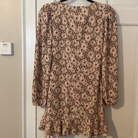 Altar’d state dress - Picture 4 of 4